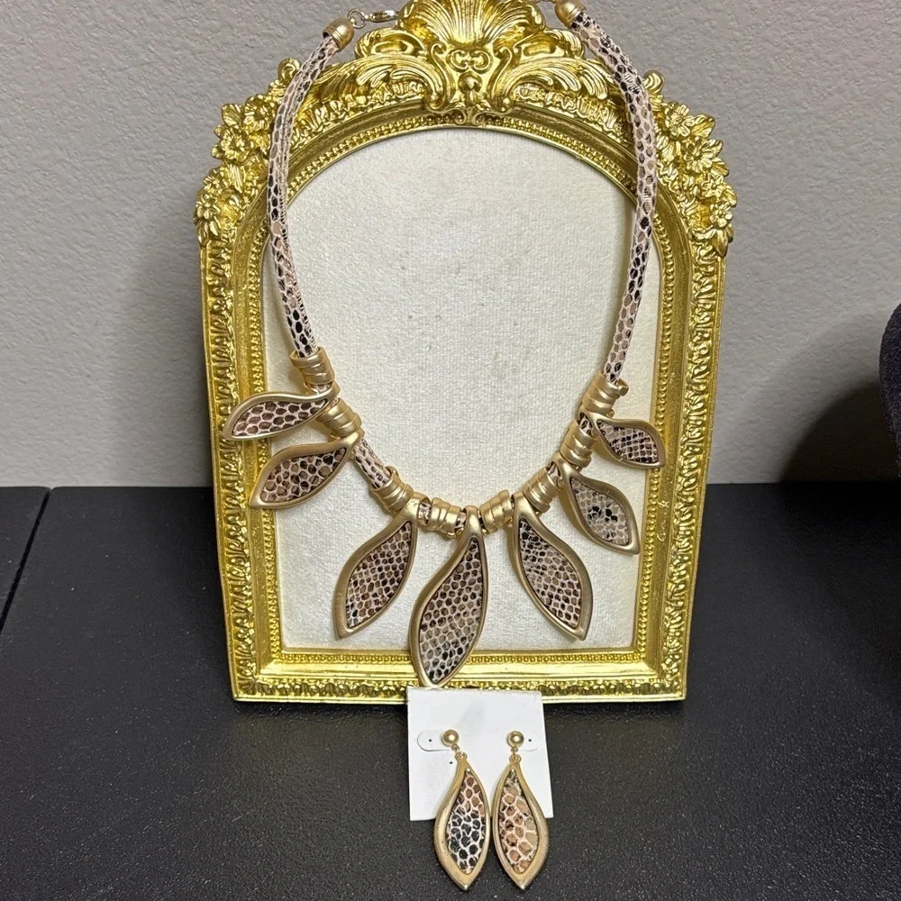 Unique Statement Faux Wild Animal Print Bib Necklace and Earring Set Tan Snake